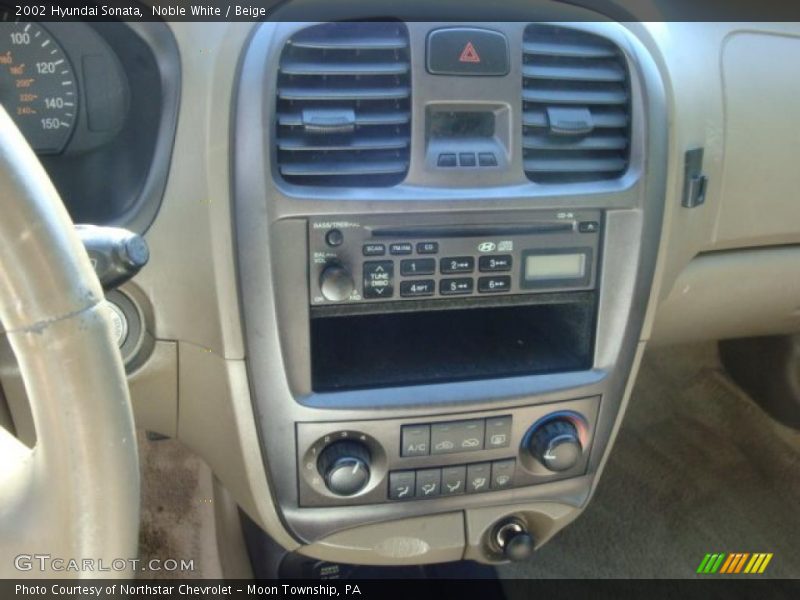 Noble White / Beige 2002 Hyundai Sonata