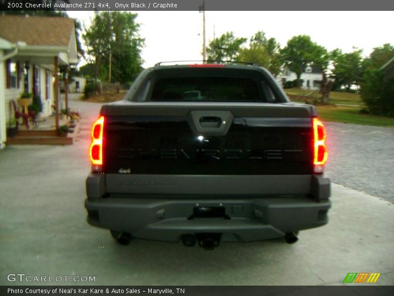 Onyx Black / Graphite 2002 Chevrolet Avalanche Z71 4x4