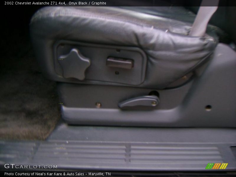 Onyx Black / Graphite 2002 Chevrolet Avalanche Z71 4x4