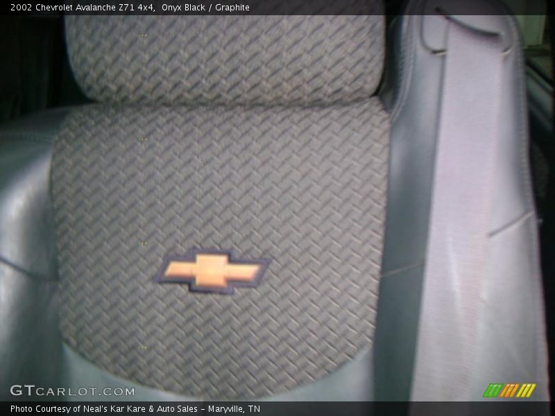 Onyx Black / Graphite 2002 Chevrolet Avalanche Z71 4x4