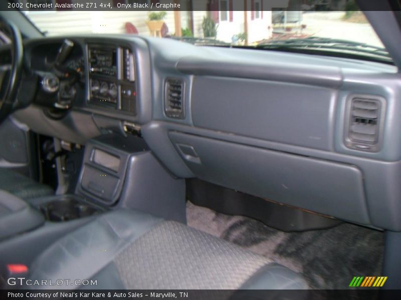 Onyx Black / Graphite 2002 Chevrolet Avalanche Z71 4x4