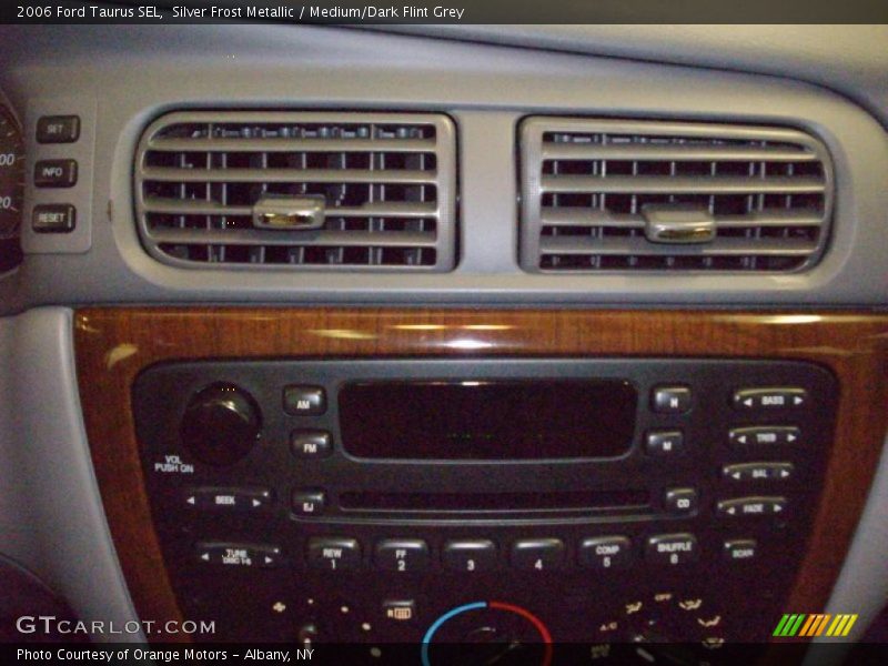 Silver Frost Metallic / Medium/Dark Flint Grey 2006 Ford Taurus SEL