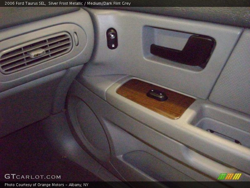 Silver Frost Metallic / Medium/Dark Flint Grey 2006 Ford Taurus SEL