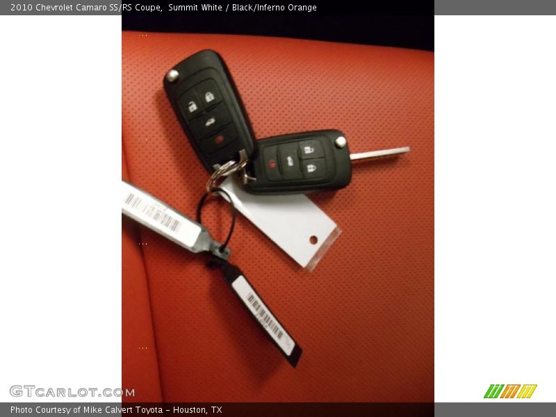 Summit White / Black/Inferno Orange 2010 Chevrolet Camaro SS/RS Coupe