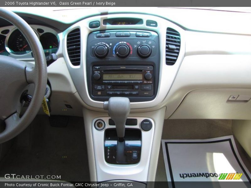 Oasis Green Pearl / Ivory Beige 2006 Toyota Highlander V6