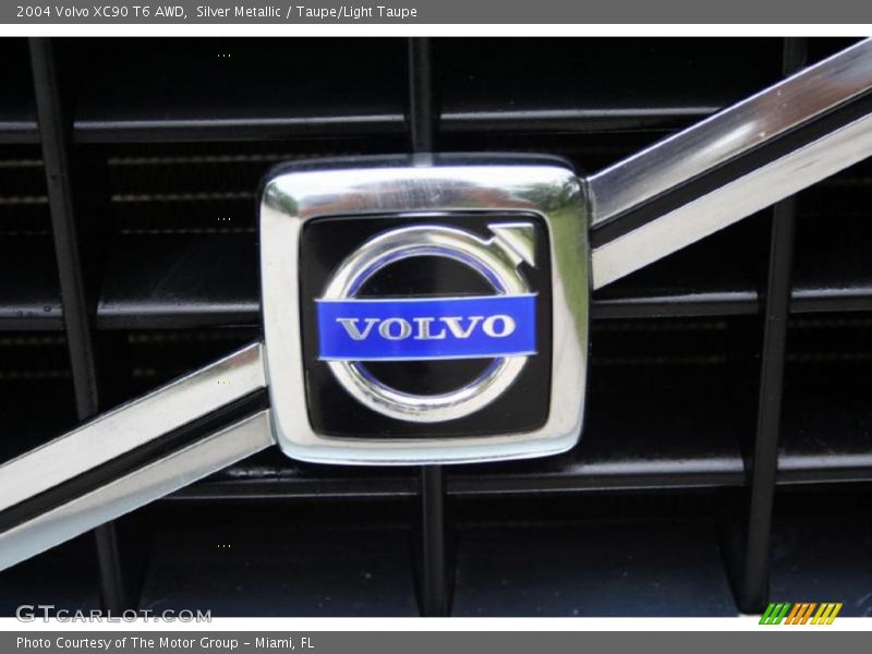 Silver Metallic / Taupe/Light Taupe 2004 Volvo XC90 T6 AWD