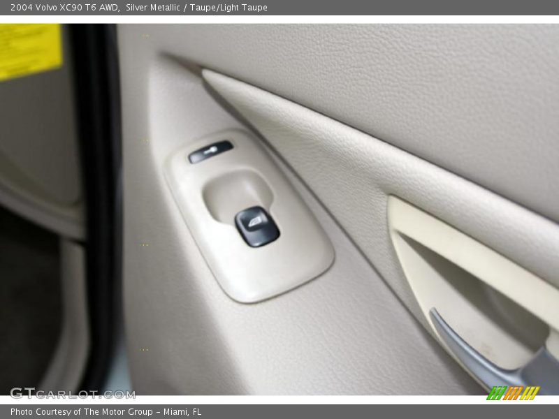 Silver Metallic / Taupe/Light Taupe 2004 Volvo XC90 T6 AWD