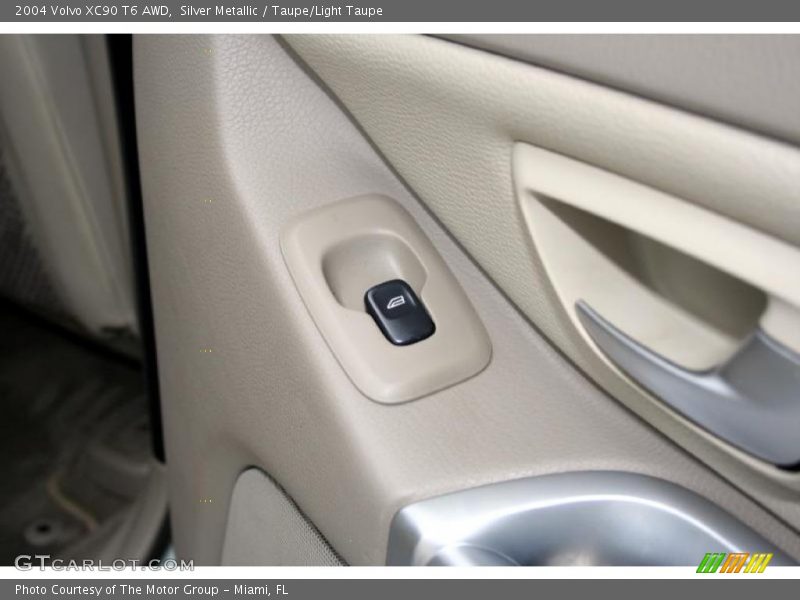 Silver Metallic / Taupe/Light Taupe 2004 Volvo XC90 T6 AWD