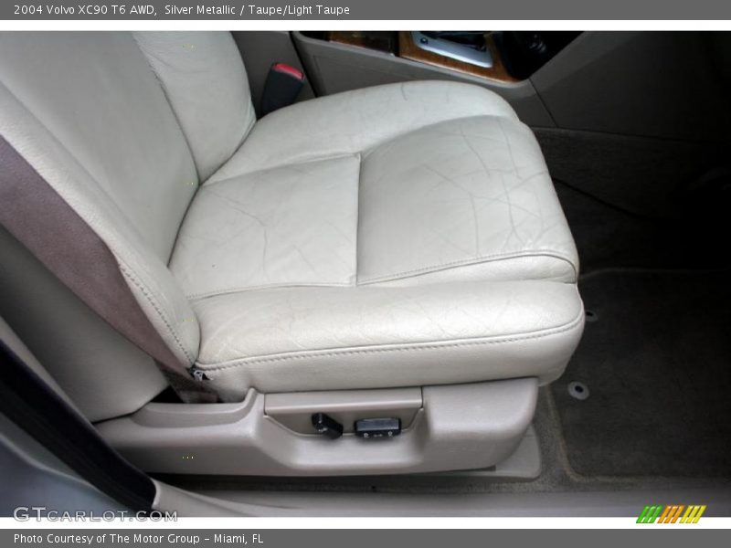 Silver Metallic / Taupe/Light Taupe 2004 Volvo XC90 T6 AWD