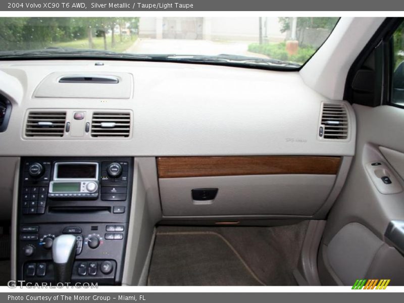 Silver Metallic / Taupe/Light Taupe 2004 Volvo XC90 T6 AWD