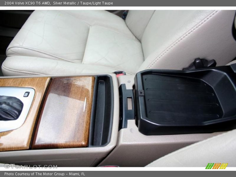 Silver Metallic / Taupe/Light Taupe 2004 Volvo XC90 T6 AWD