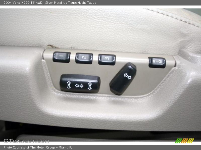 Silver Metallic / Taupe/Light Taupe 2004 Volvo XC90 T6 AWD