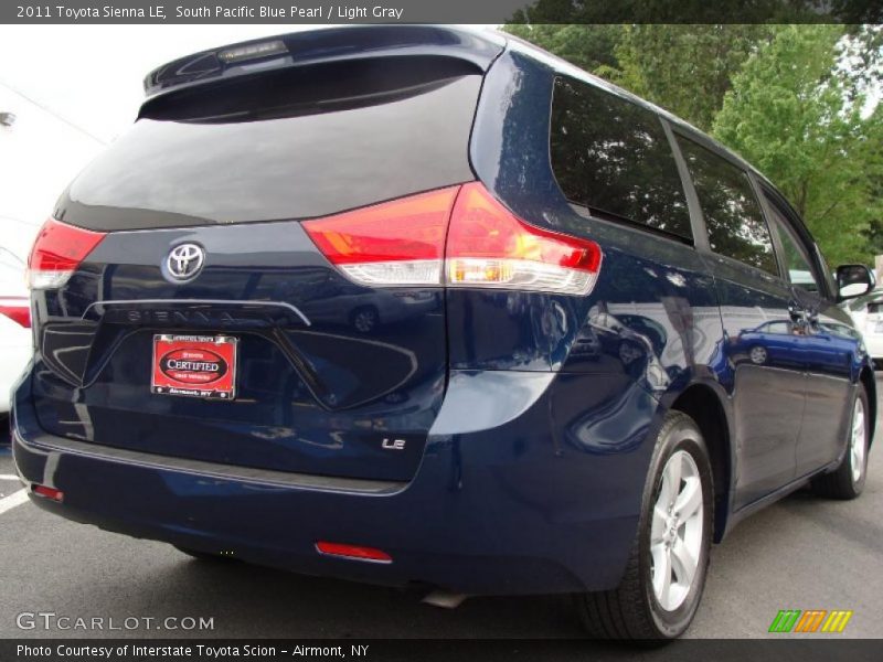 South Pacific Blue Pearl / Light Gray 2011 Toyota Sienna LE