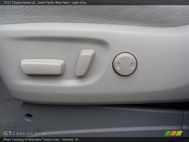 South Pacific Blue Pearl / Light Gray 2011 Toyota Sienna LE
