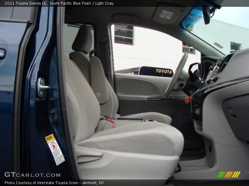 South Pacific Blue Pearl / Light Gray 2011 Toyota Sienna LE