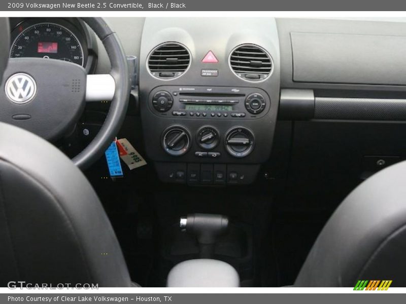 Black / Black 2009 Volkswagen New Beetle 2.5 Convertible