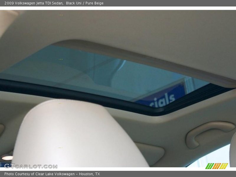 Black Uni / Pure Beige 2009 Volkswagen Jetta TDI Sedan