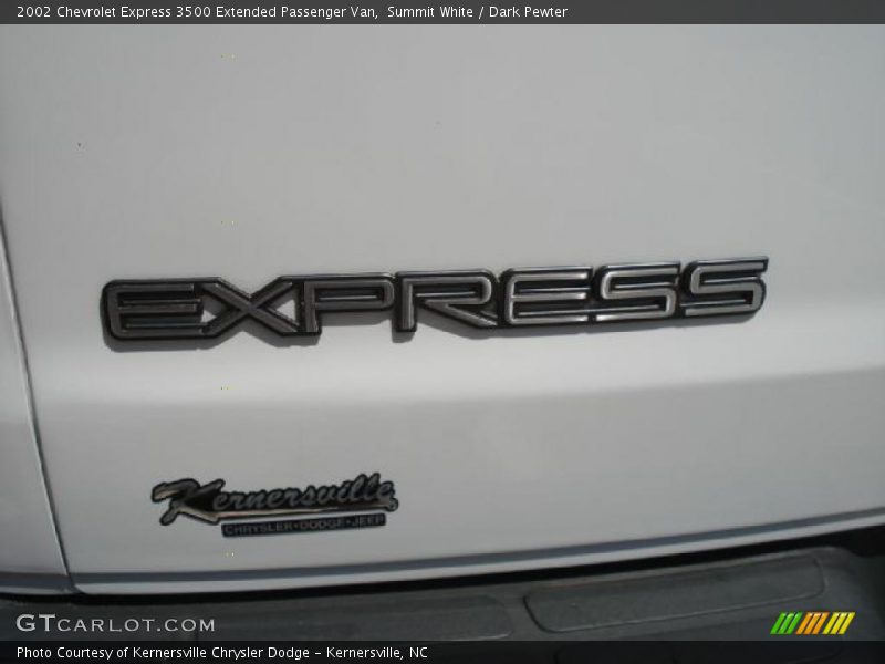 Summit White / Dark Pewter 2002 Chevrolet Express 3500 Extended Passenger Van