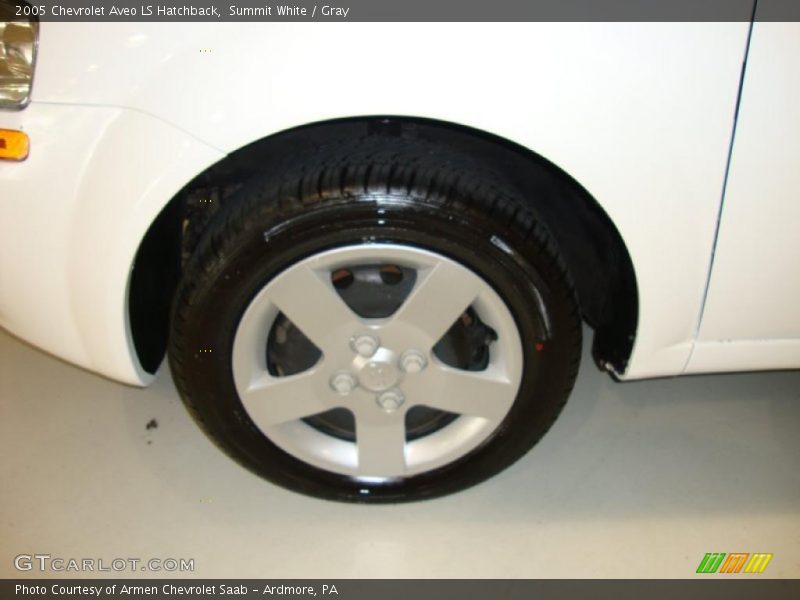 Summit White / Gray 2005 Chevrolet Aveo LS Hatchback