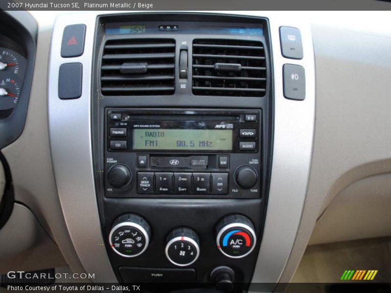Platinum Metallic / Beige 2007 Hyundai Tucson SE