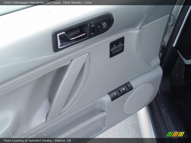 Silver Metallic / Grey 2000 Volkswagen New Beetle GLS Coupe