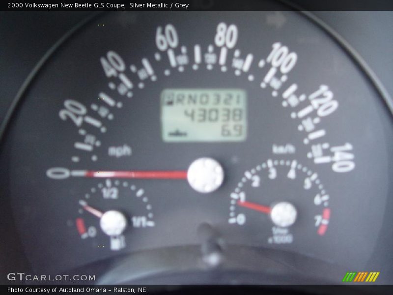 Silver Metallic / Grey 2000 Volkswagen New Beetle GLS Coupe