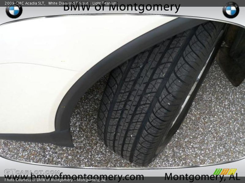 White Diamond Tricoat / Light Titanium 2009 GMC Acadia SLT