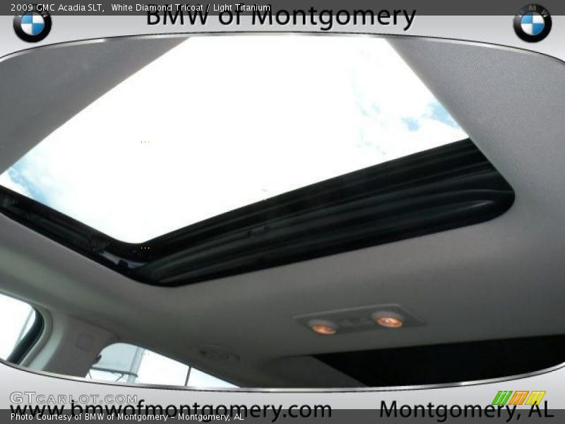White Diamond Tricoat / Light Titanium 2009 GMC Acadia SLT