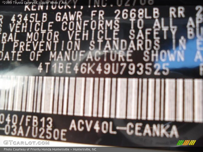 Super White / Ash 2009 Toyota Camry LE