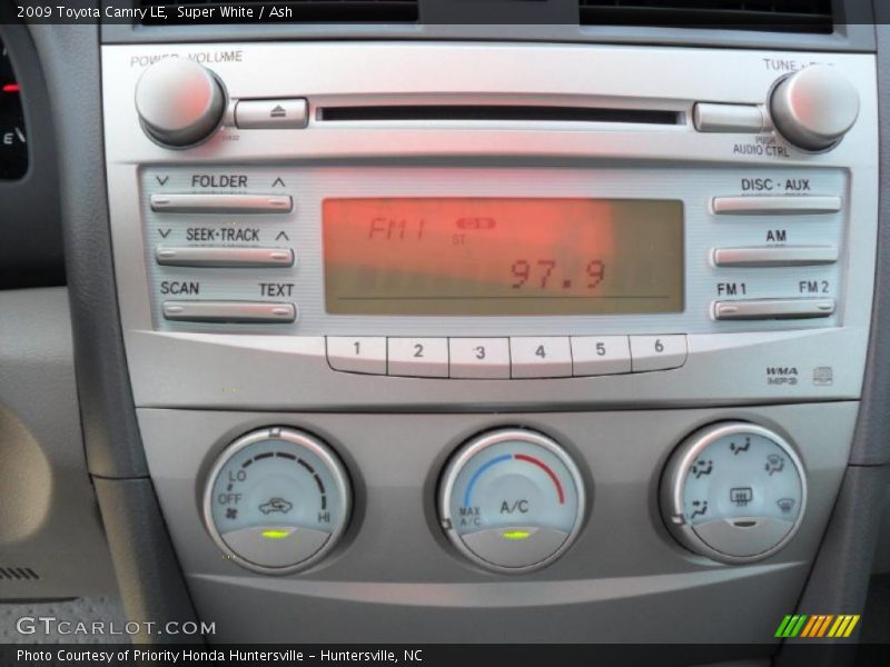 Super White / Ash 2009 Toyota Camry LE