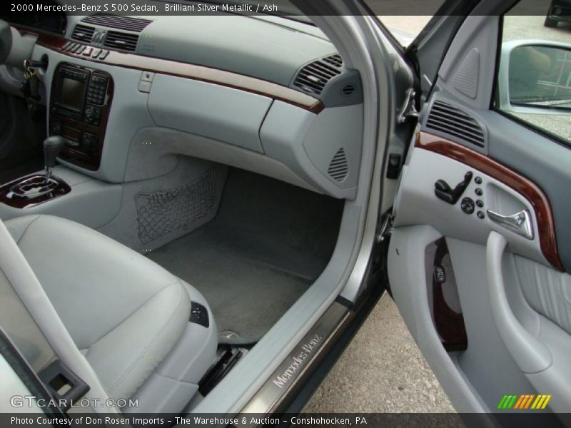 Brilliant Silver Metallic / Ash 2000 Mercedes-Benz S 500 Sedan