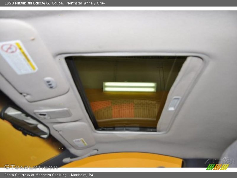 Northstar White / Gray 1998 Mitsubishi Eclipse GS Coupe