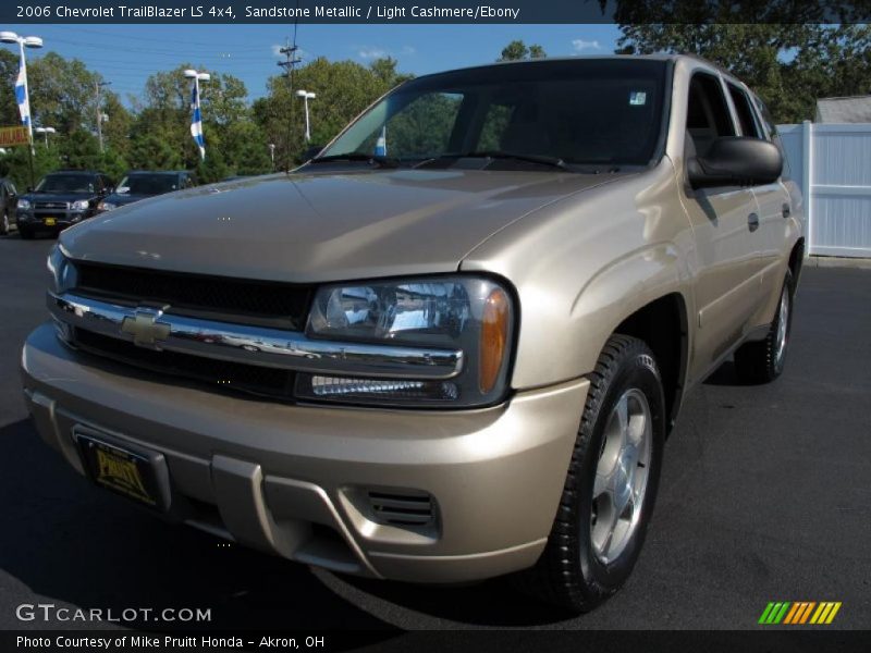 Sandstone Metallic / Light Cashmere/Ebony 2006 Chevrolet TrailBlazer LS 4x4