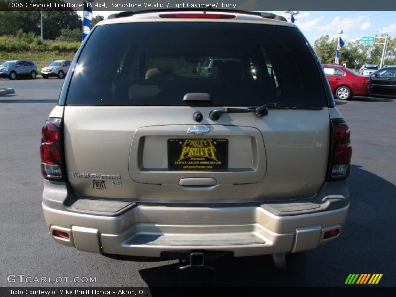 Sandstone Metallic / Light Cashmere/Ebony 2006 Chevrolet TrailBlazer LS 4x4