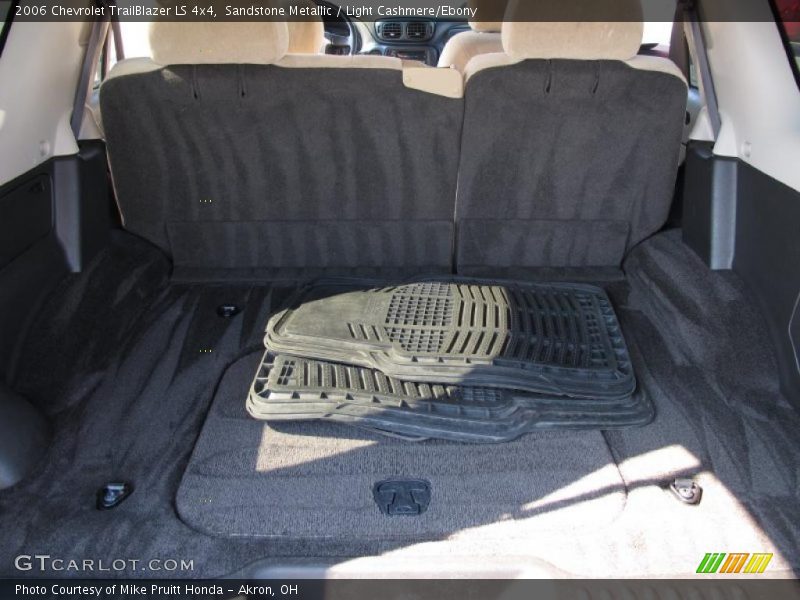 Sandstone Metallic / Light Cashmere/Ebony 2006 Chevrolet TrailBlazer LS 4x4