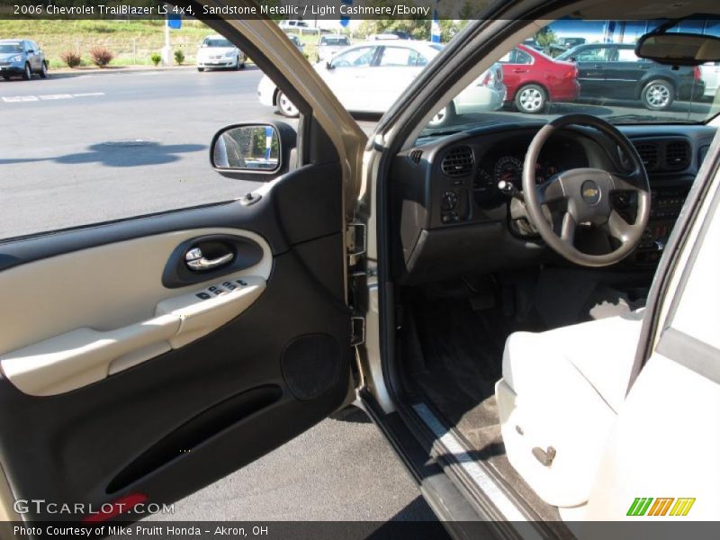 Sandstone Metallic / Light Cashmere/Ebony 2006 Chevrolet TrailBlazer LS 4x4
