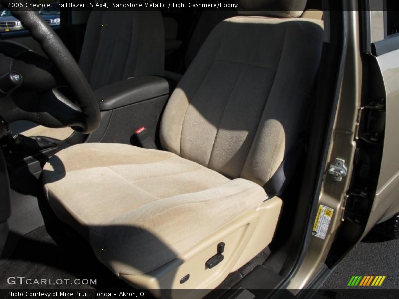 Sandstone Metallic / Light Cashmere/Ebony 2006 Chevrolet TrailBlazer LS 4x4