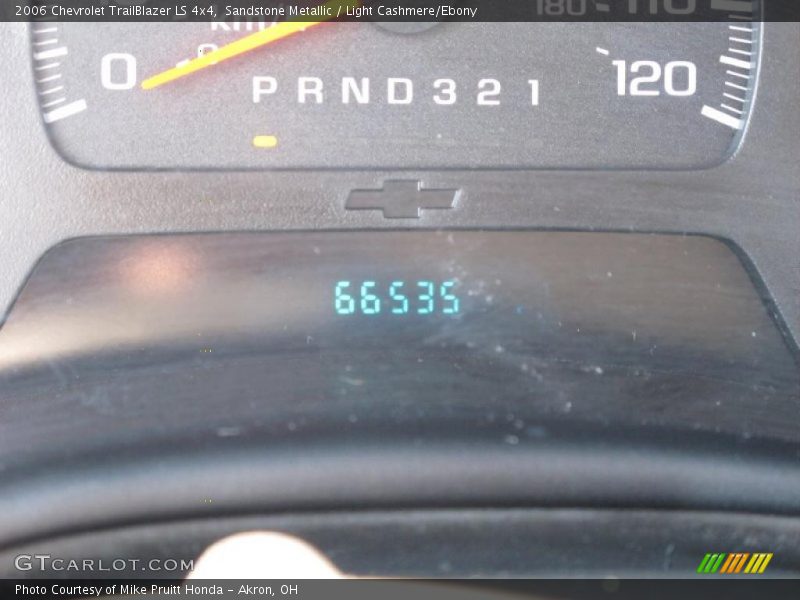 Sandstone Metallic / Light Cashmere/Ebony 2006 Chevrolet TrailBlazer LS 4x4