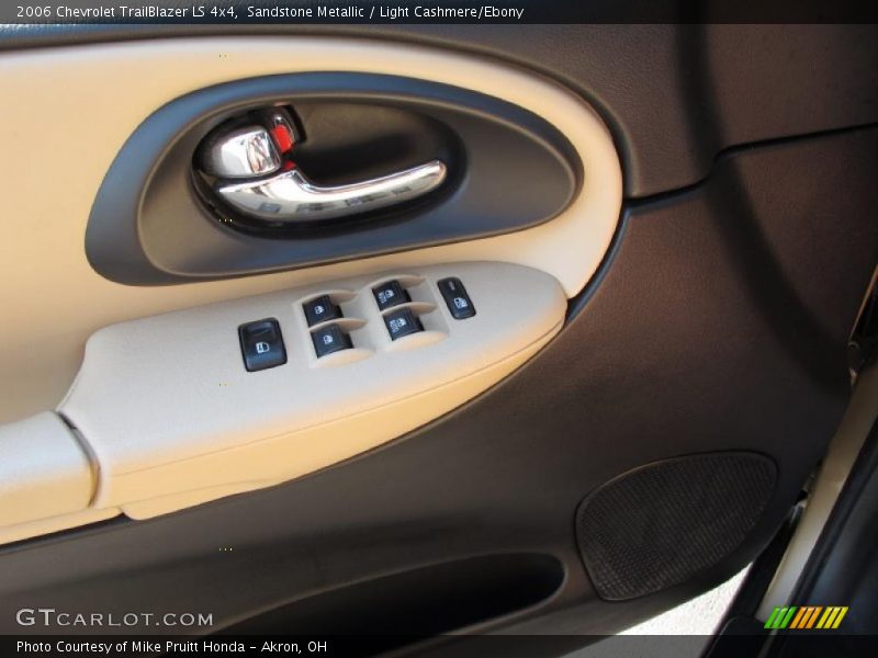 Sandstone Metallic / Light Cashmere/Ebony 2006 Chevrolet TrailBlazer LS 4x4
