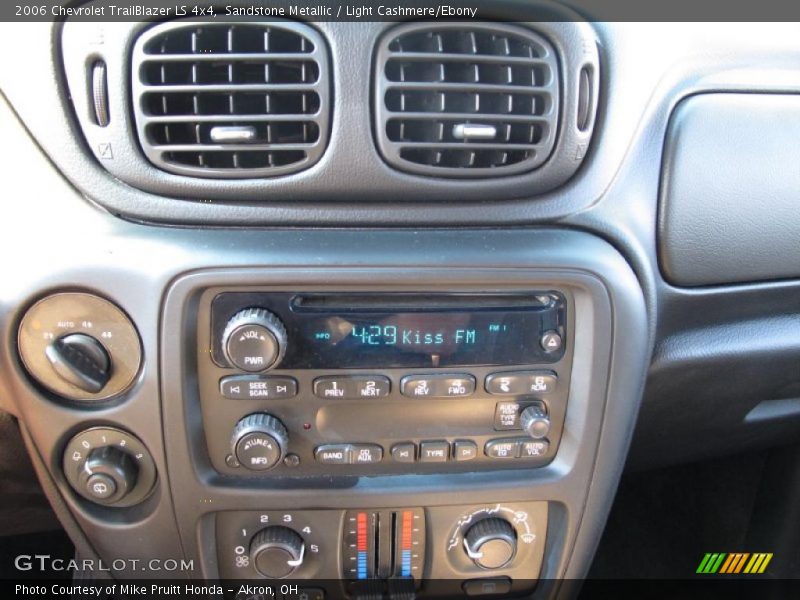 Sandstone Metallic / Light Cashmere/Ebony 2006 Chevrolet TrailBlazer LS 4x4
