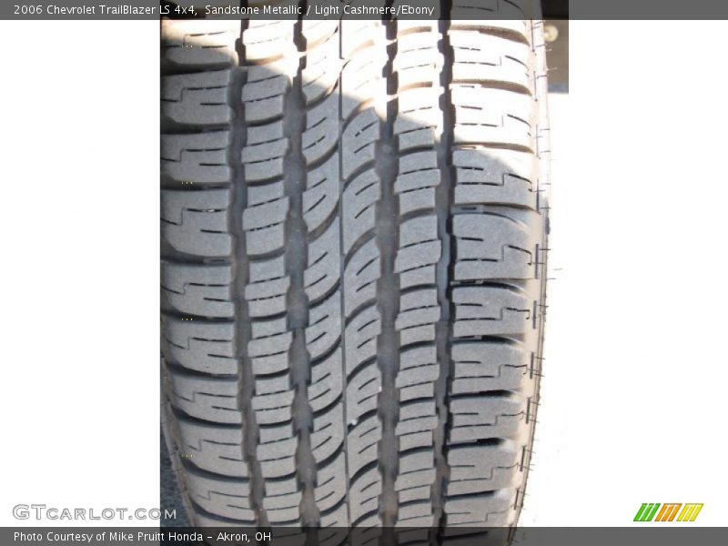 Sandstone Metallic / Light Cashmere/Ebony 2006 Chevrolet TrailBlazer LS 4x4