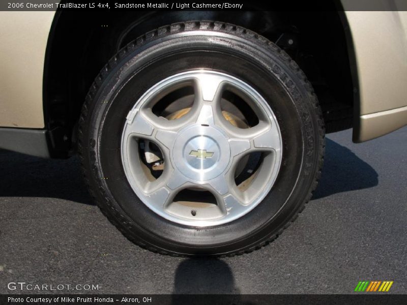 Sandstone Metallic / Light Cashmere/Ebony 2006 Chevrolet TrailBlazer LS 4x4