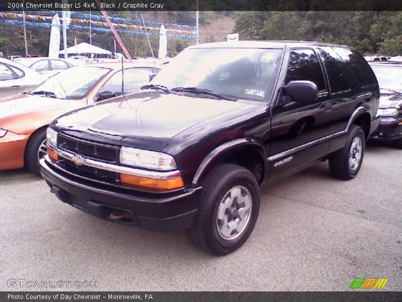 Black / Graphite Gray 2004 Chevrolet Blazer LS 4x4
