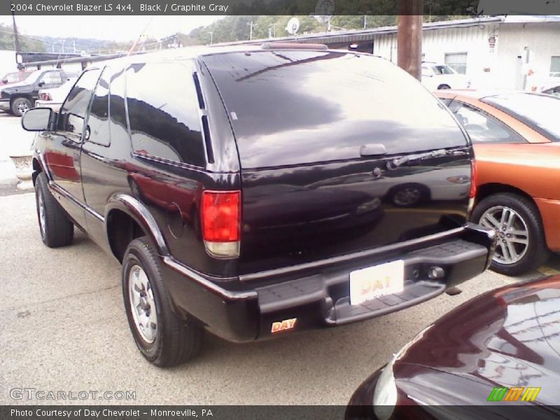 Black / Graphite Gray 2004 Chevrolet Blazer LS 4x4