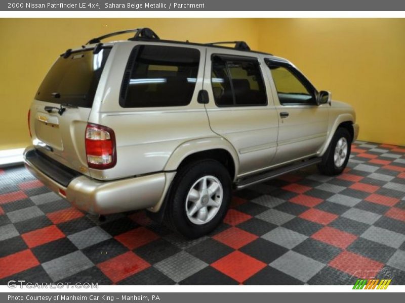 Sahara Beige Metallic / Parchment 2000 Nissan Pathfinder LE 4x4