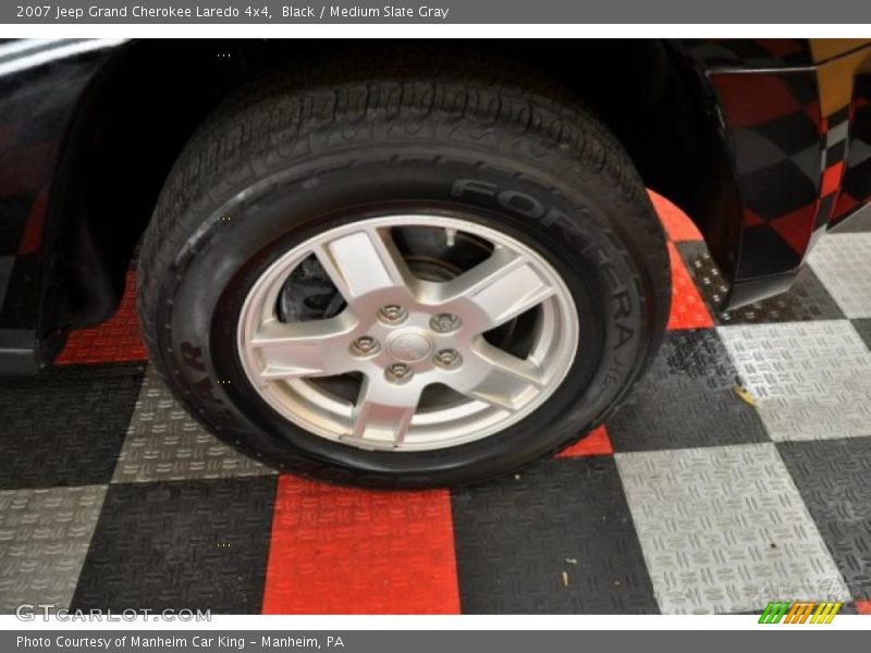 Black / Medium Slate Gray 2007 Jeep Grand Cherokee Laredo 4x4