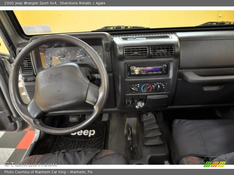 Silverstone Metallic / Agate 2000 Jeep Wrangler Sport 4x4