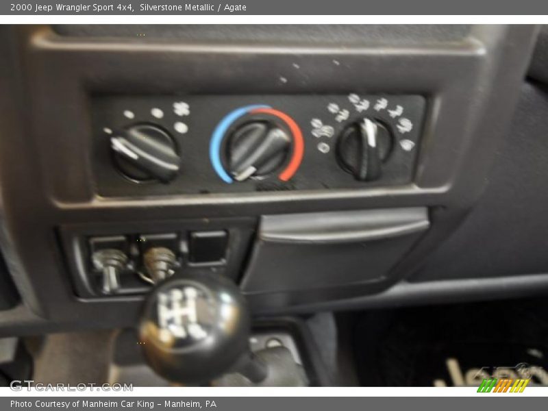 Silverstone Metallic / Agate 2000 Jeep Wrangler Sport 4x4