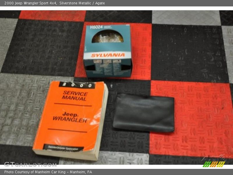 Silverstone Metallic / Agate 2000 Jeep Wrangler Sport 4x4