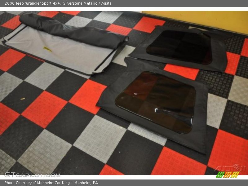 Silverstone Metallic / Agate 2000 Jeep Wrangler Sport 4x4